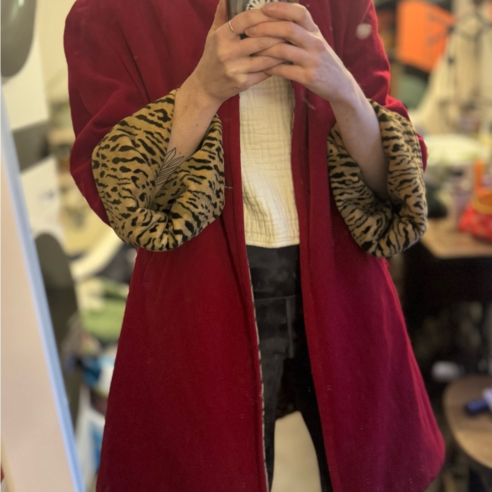 Reversible vintage wool Coat with Leopard-Print or Red